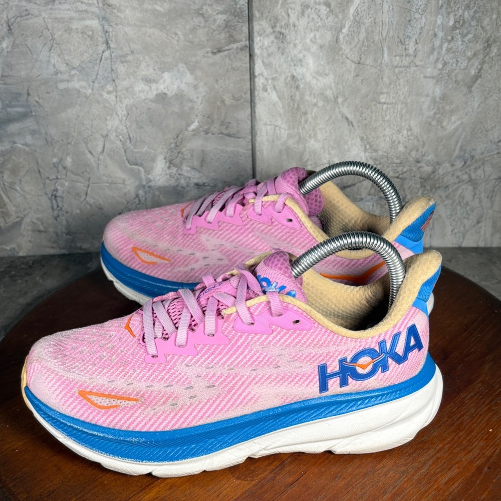 Hoka One One Clifton 9 Women’s Size 7.5 Cyclamen Pink Athletic Shoes